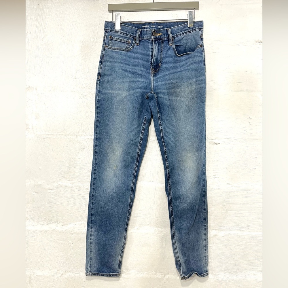 OLD NAVY MENS ATHLETIC TAPER BUILT IN FLEX JEANS